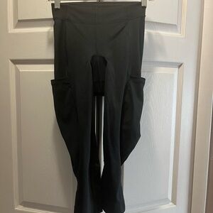 REI Black Women’s Cycling Padded Capri Leggings